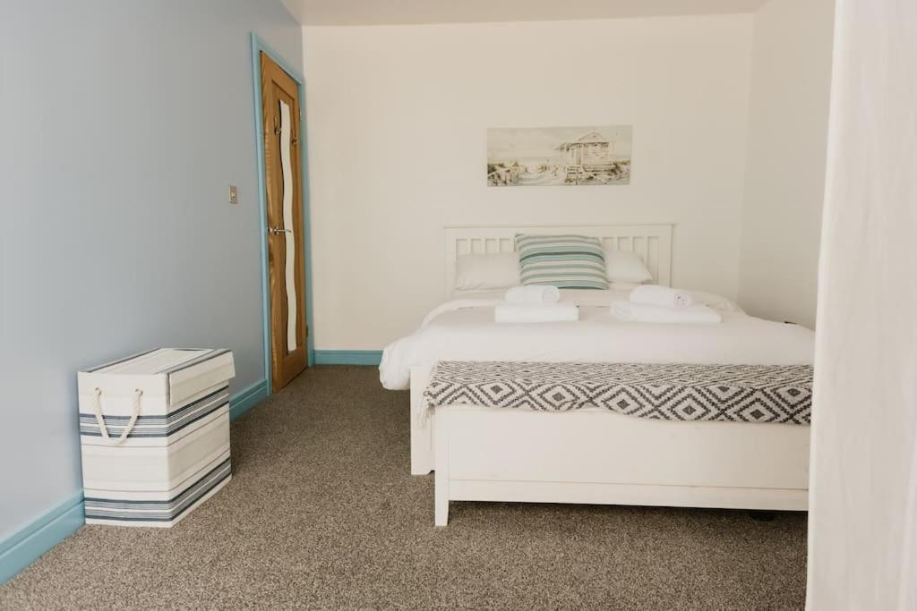 The Sea Deck Apartment - Westbrook Bay Beach - By Goldex Coastal Breaks Margate Exterior foto